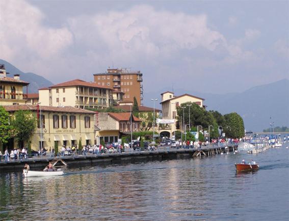 La Contrada Bed and Breakfast Sarnico Buitenkant foto